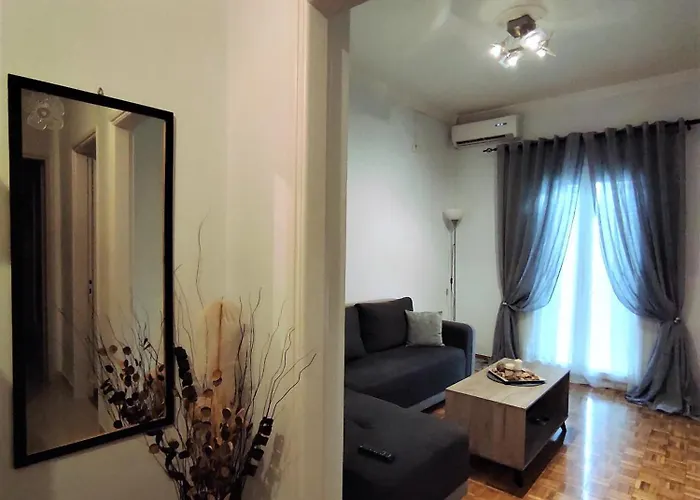 Cosy In Corfu Town Apartment